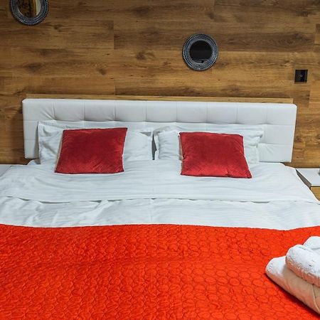 Koa - Inside Old Town Apartment Brasov Bagian luar foto