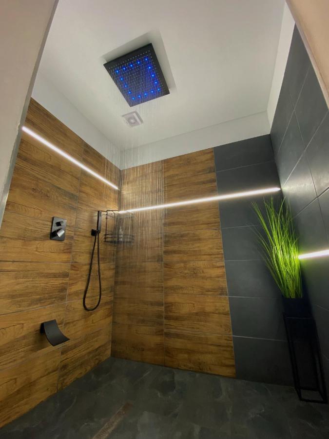 Koa - Inside Old Town Apartment Brasov Bagian luar foto