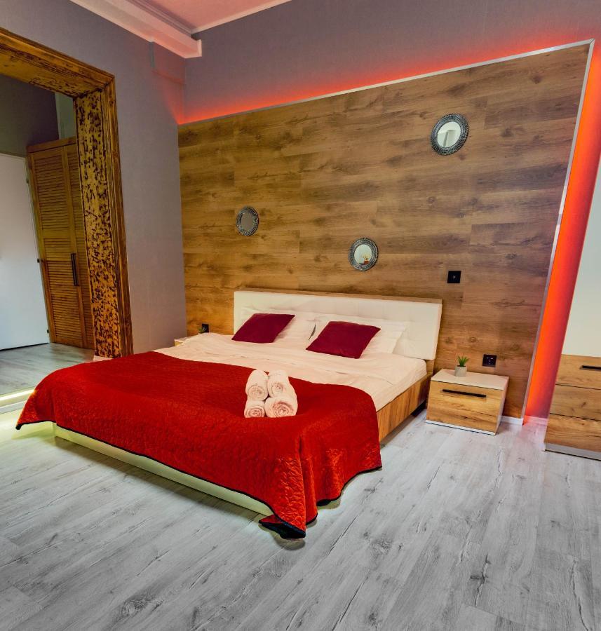 Koa - Inside Old Town Apartment Brasov Bagian luar foto