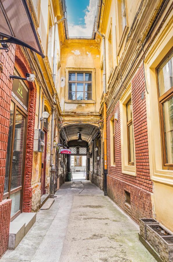Koa - Inside Old Town Apartment Brasov Bagian luar foto